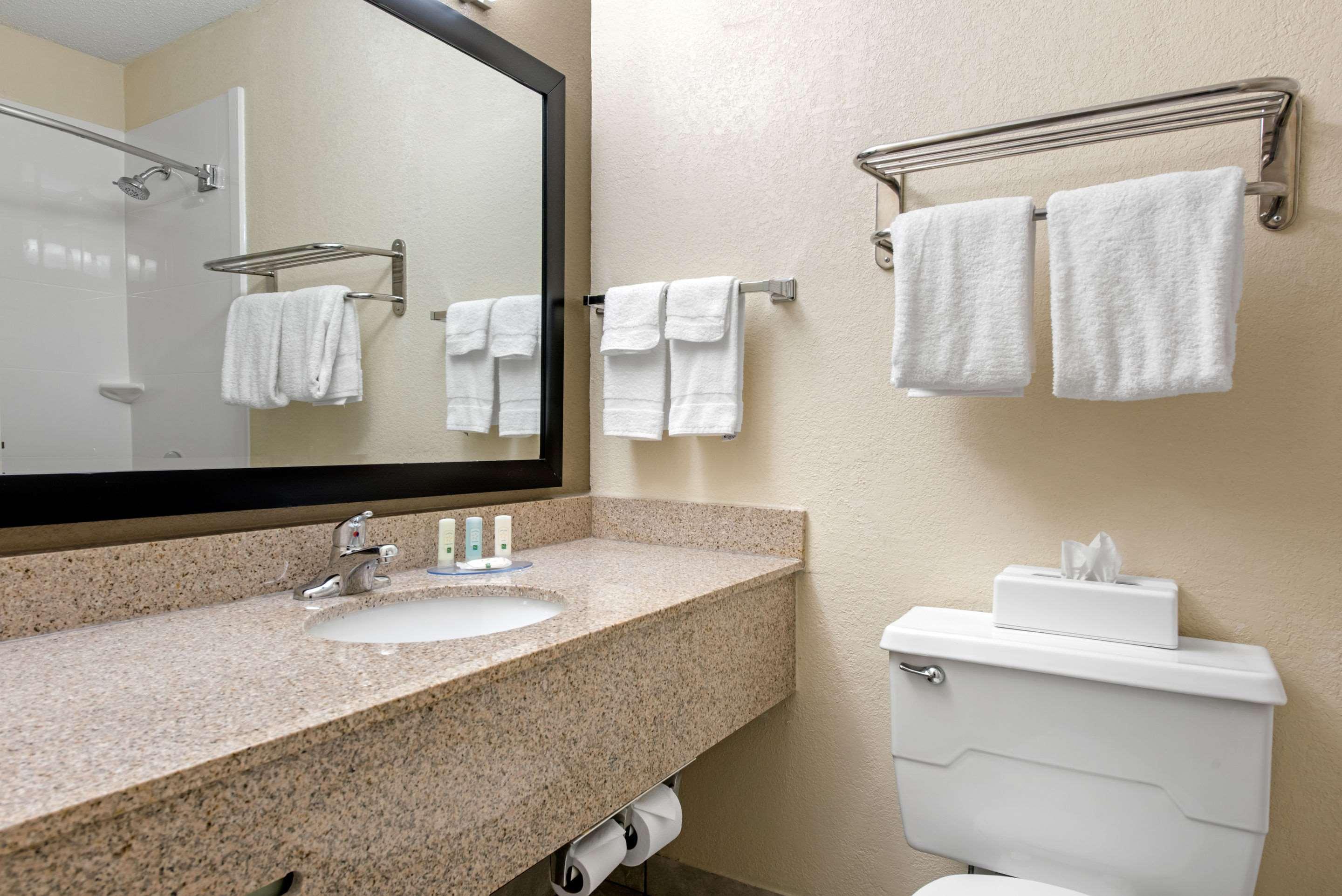 Quality Inn & Suites Lafayette I-65 Buitenkant foto