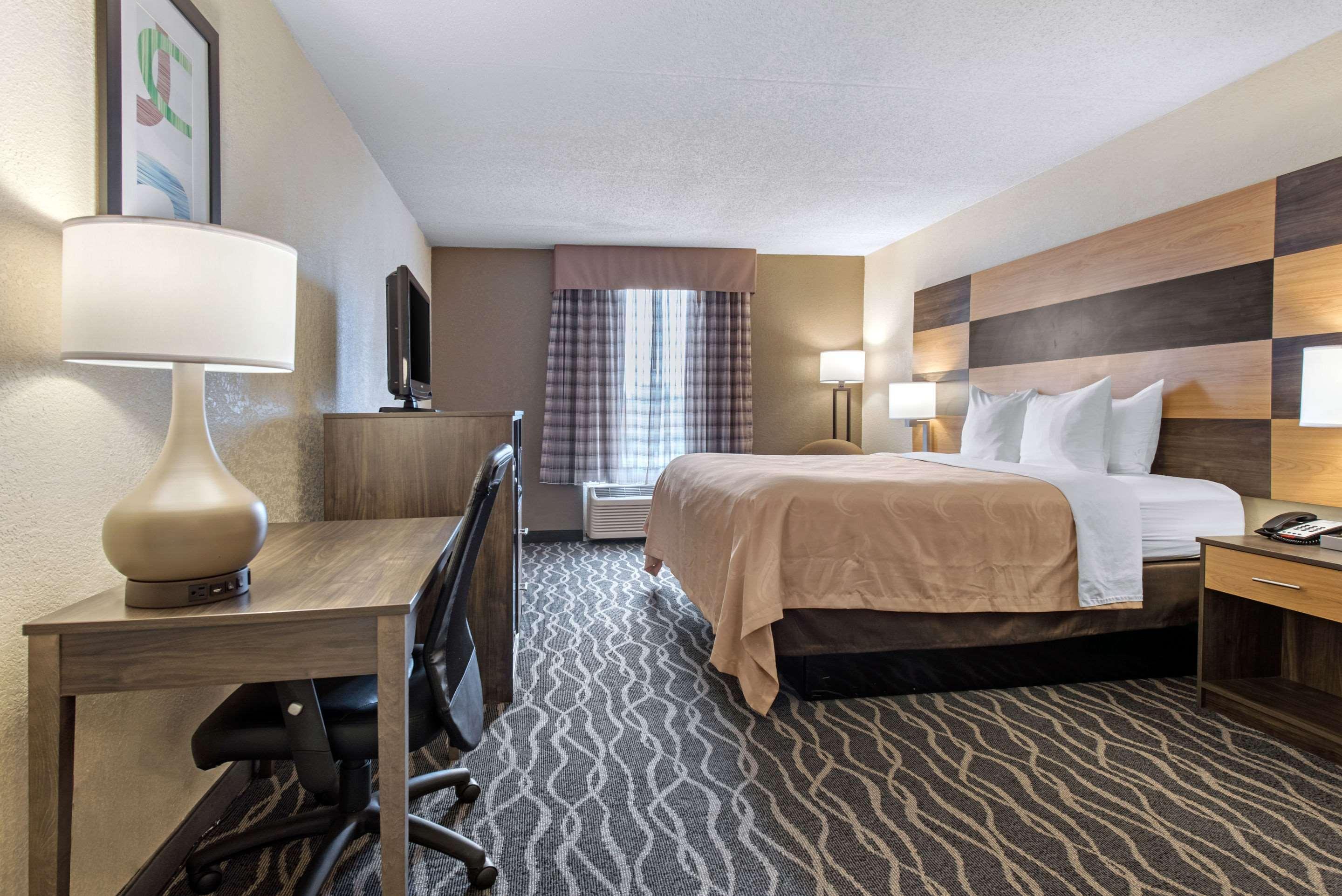 Quality Inn & Suites Lafayette I-65 Buitenkant foto