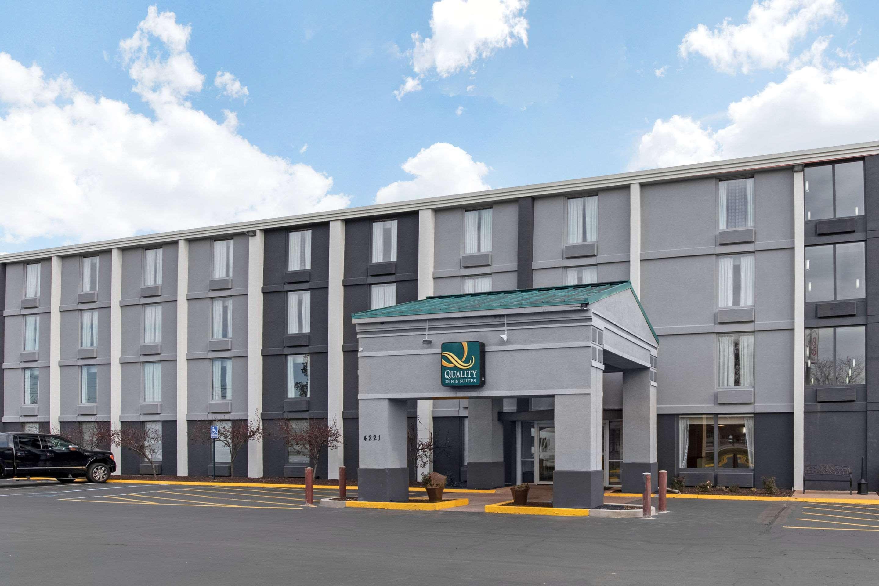 Quality Inn & Suites Lafayette I-65 Buitenkant foto