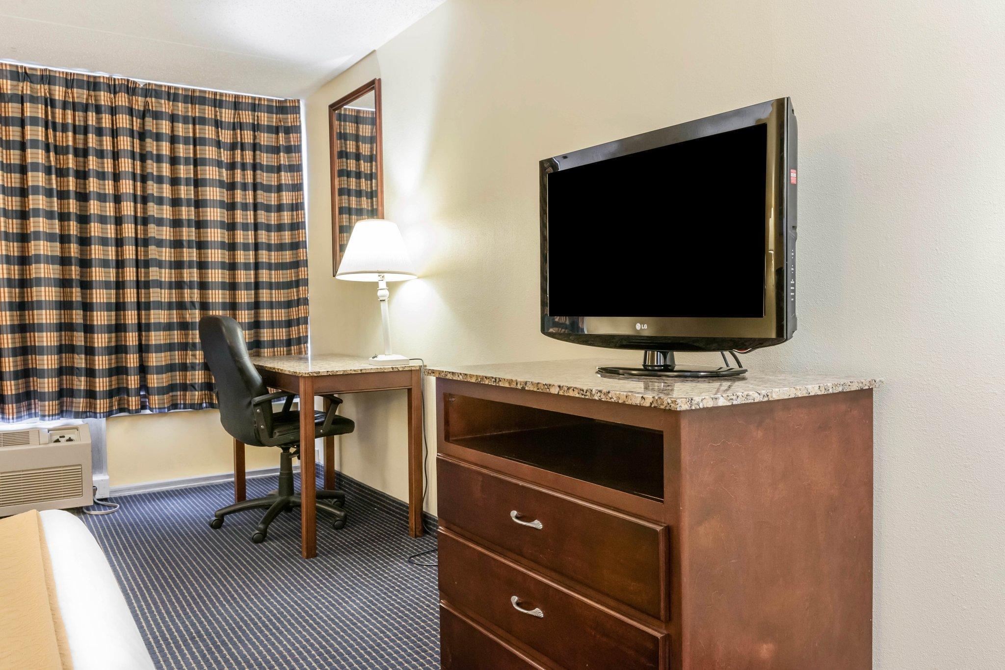 Quality Inn & Suites Lafayette I-65 Buitenkant foto