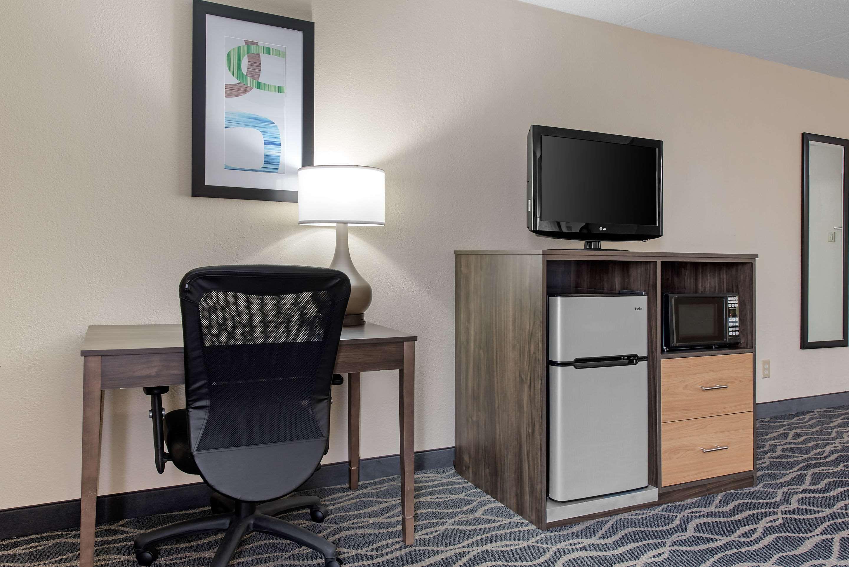 Quality Inn & Suites Lafayette I-65 Buitenkant foto