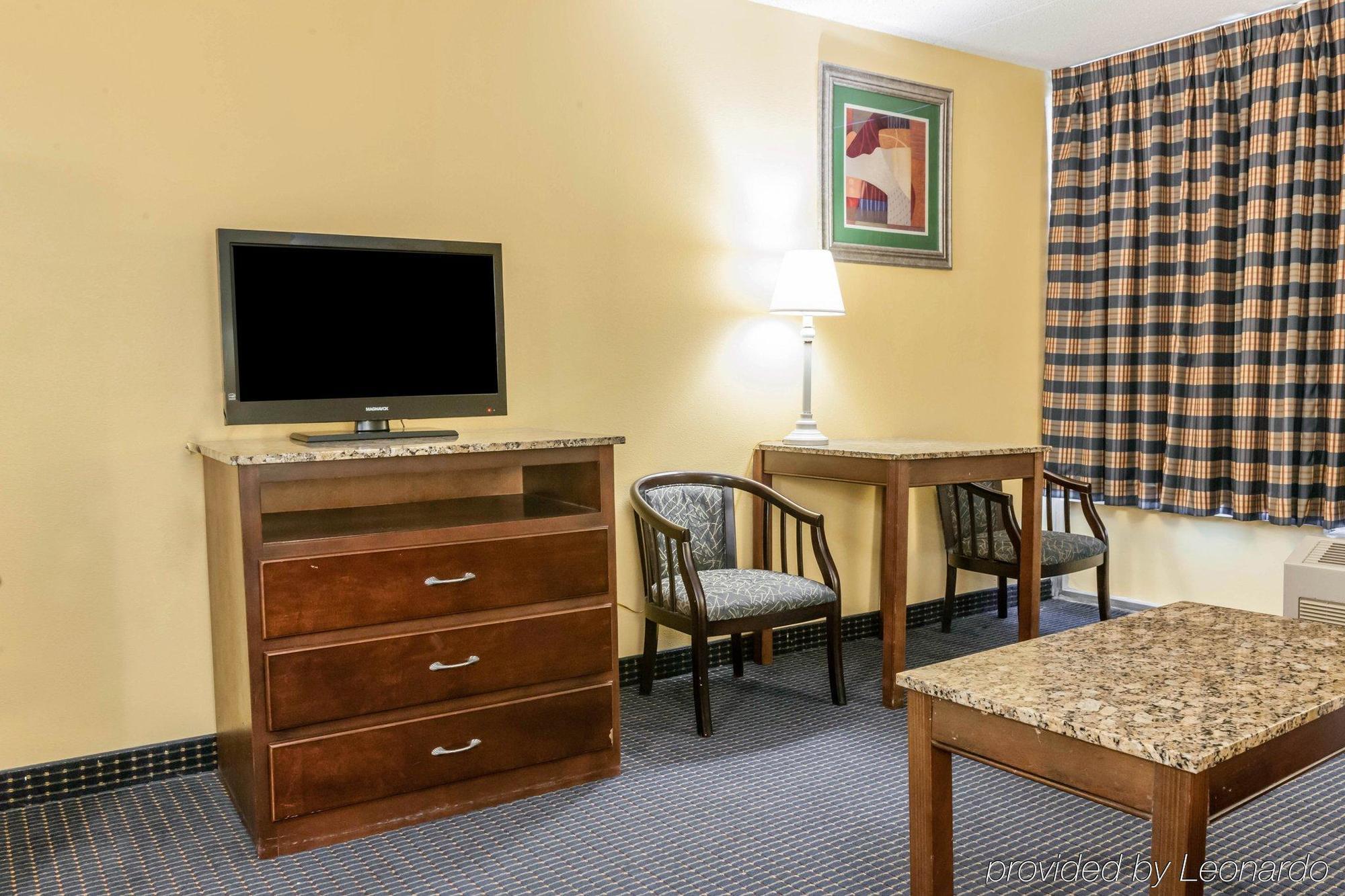 Quality Inn & Suites Lafayette I-65 Buitenkant foto